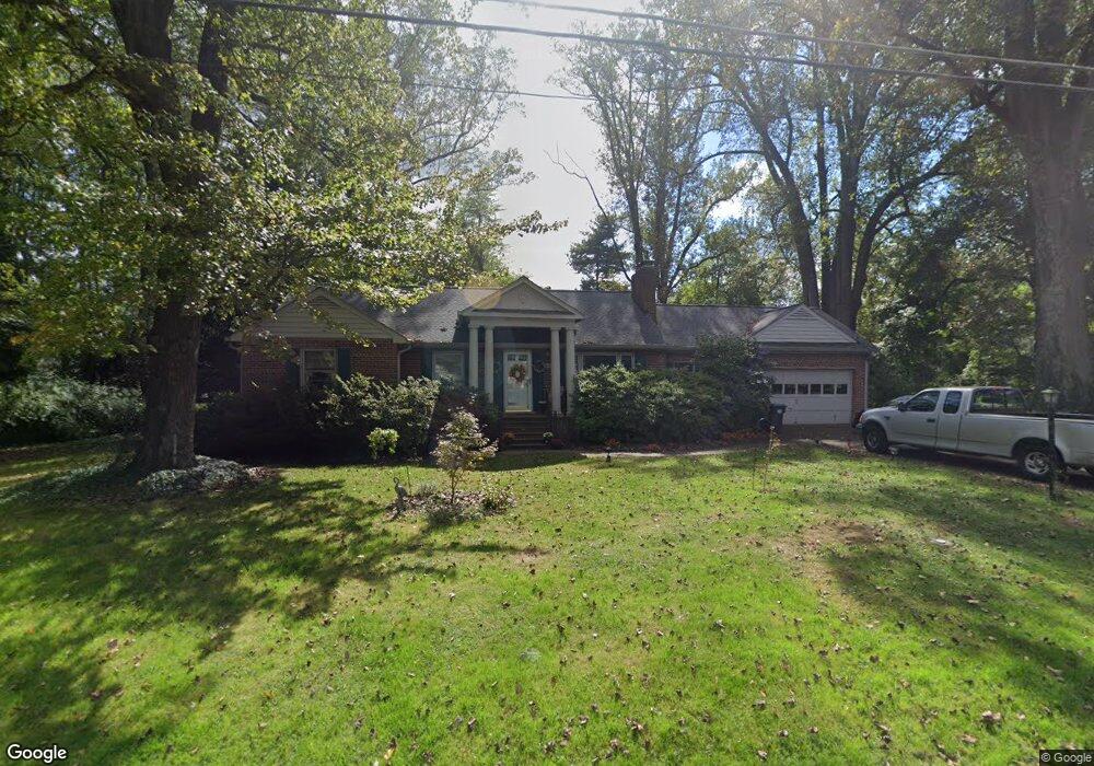 6637 Beacon Ln, Falls Church, VA 22043 - photo 1