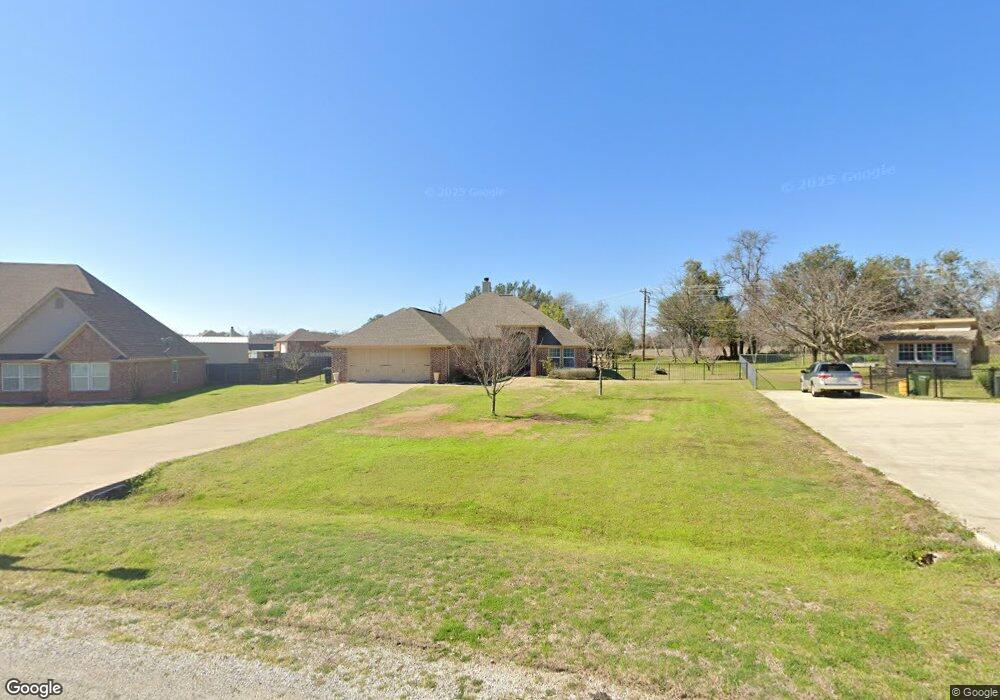 302 Casas Del Norte St, Granbury, TX 76049 - photo 1