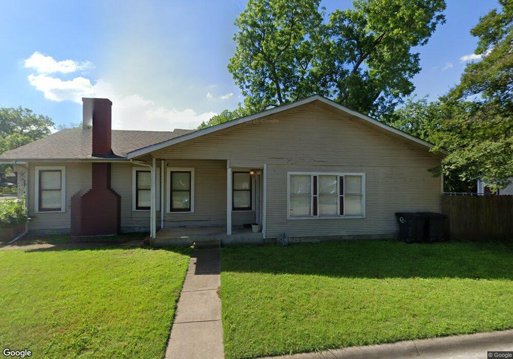 213 Dixon St, Cleburne, TX 76033 - photo 1