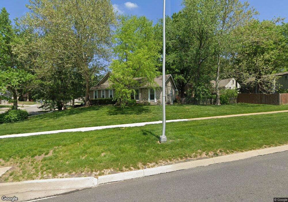 10231 Rosehill Rd, Lenexa, KS 66215 - photo 1