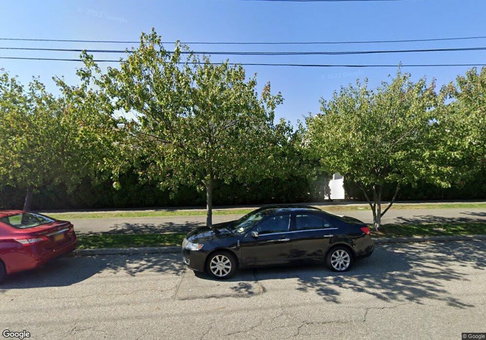 10 Foothill Ct, Staten Island, NY 10309 - photo 1