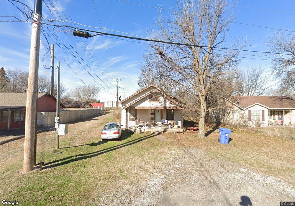 605 NW 5th St, Cache, OK 73527 - photo 1