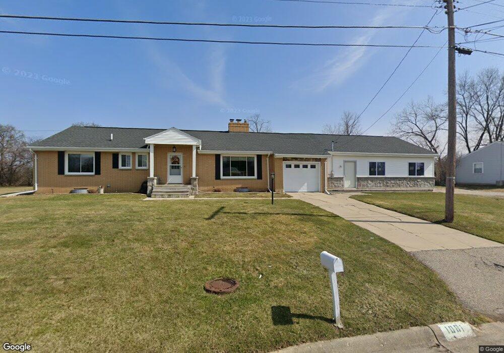 1081 Elodie Dr, Flint, MI 48532 - photo 1