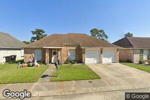 748 Aurora Oaks Dr, New Orleans, LA 70131