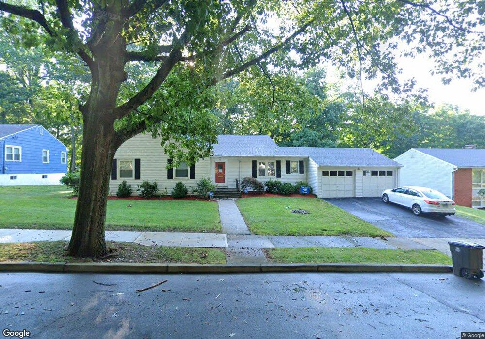 284 Stevenson Rd, New Haven, CT 06515 - photo 1