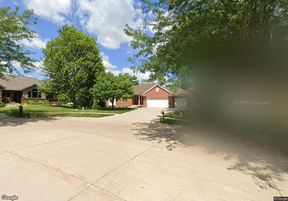 1215 19th St NW, Cedar Rapids, IA 52405 - photo 1