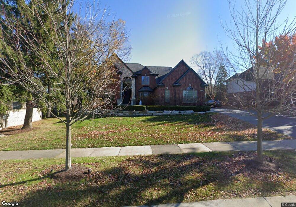 6505 Crest Top Dr, West Bloomfield, MI 48322 - photo 1