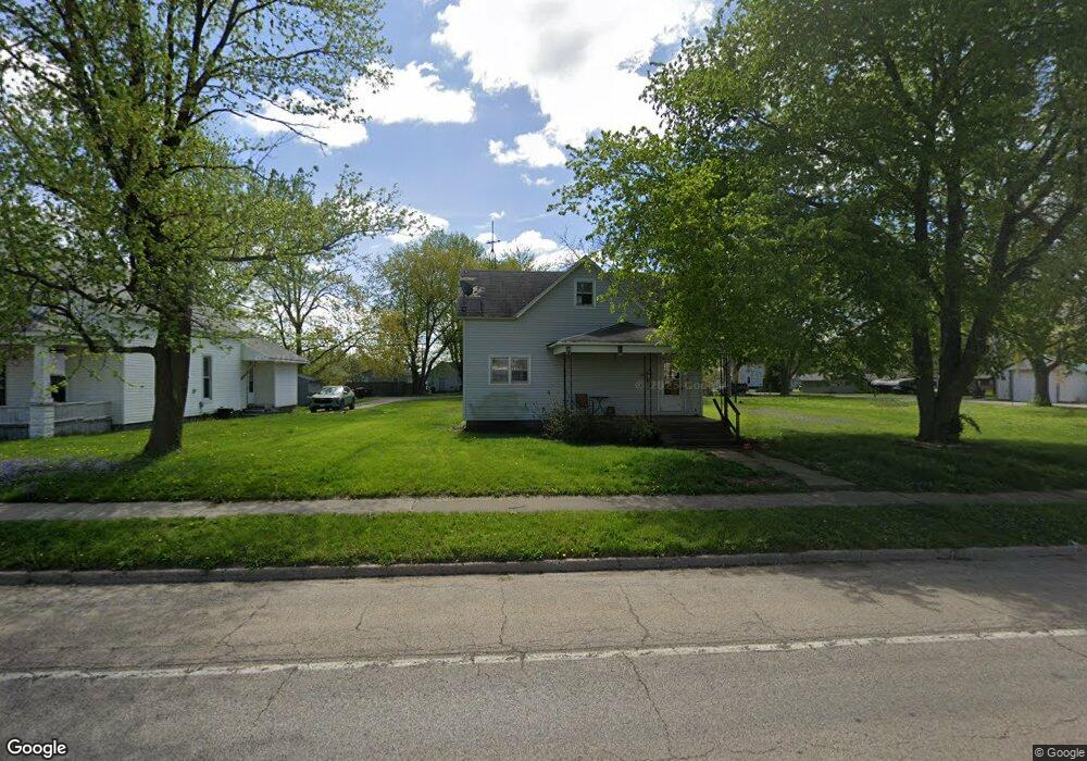 1410 N Kickapoo St, Lincoln, IL 62656 - photo 1