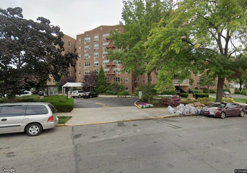 2335 Bell Blvd unit 2-H, Bayside, NY 11360 - photo 1