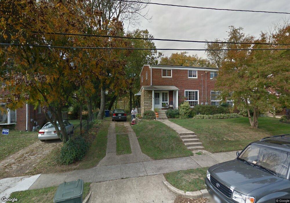 102 E Taylor Run Pkwy, Alexandria, VA 22314 - photo 1