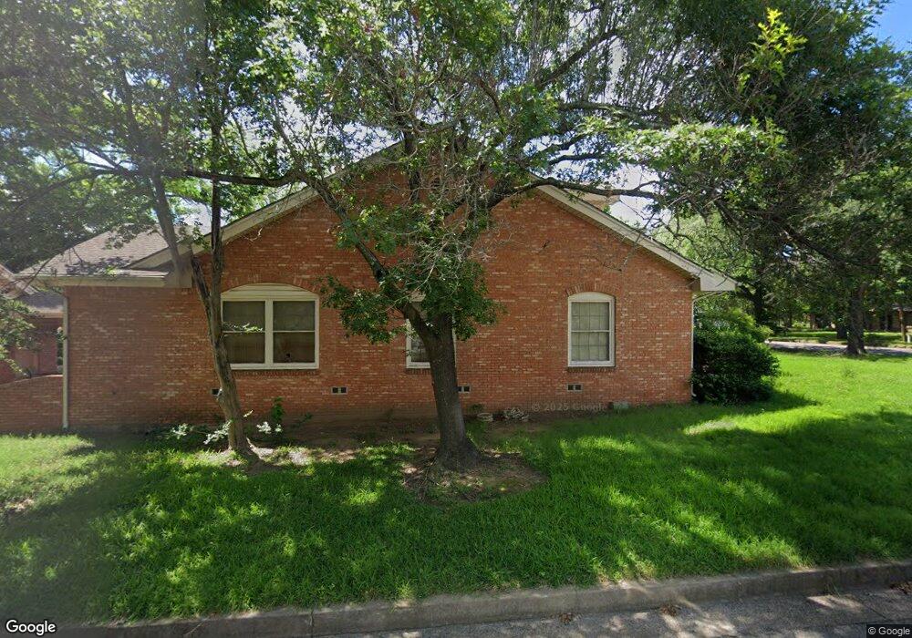 403 Prairie Ave, Cleburne, TX 76033 - photo 1