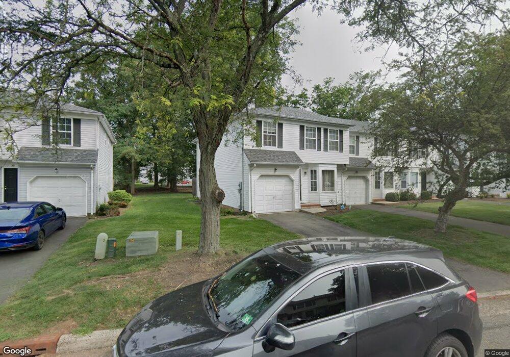 28 Tree Top Rd, Middlesex, NJ 08846 - photo 1