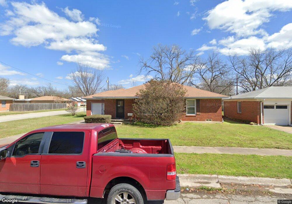 402 Meadow Dr, Gainesville, TX 76240 - photo 1