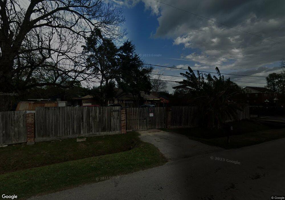 7205 Banyan St, Houston, TX 77028 - photo 1