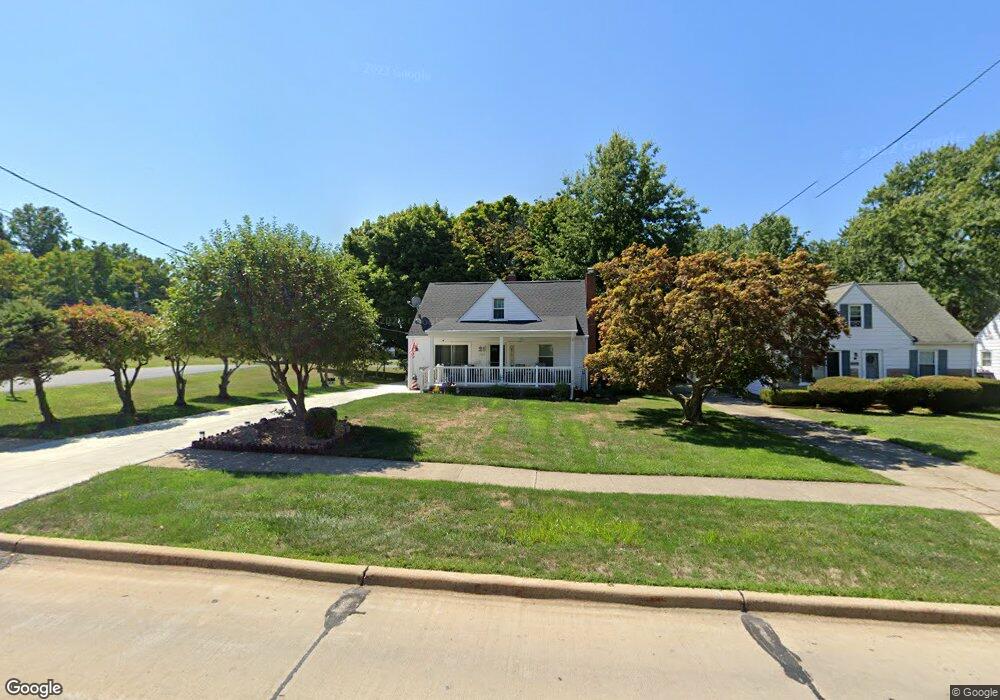 1954 E 300th St, Wickliffe, OH 44092 - photo 1