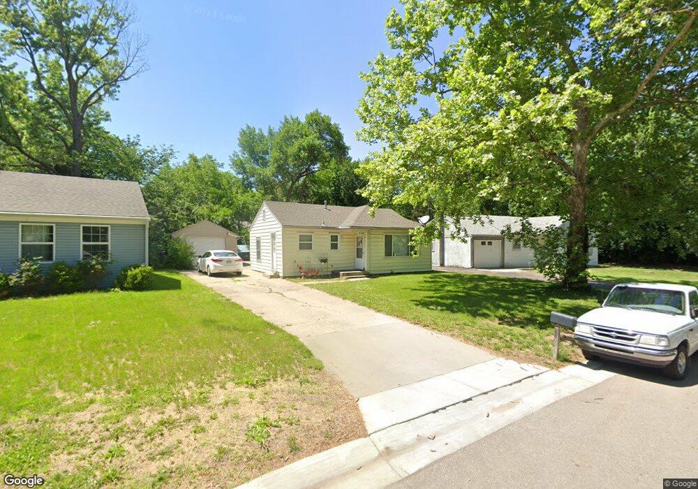 2309 SW Seabrook Ave, Topeka, KS 66614 - photo 1