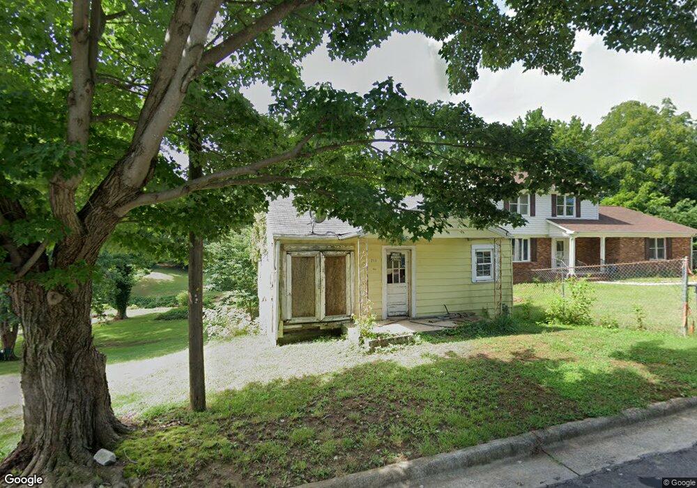 211 Hall St, Reidsville, NC 27320 - photo 1