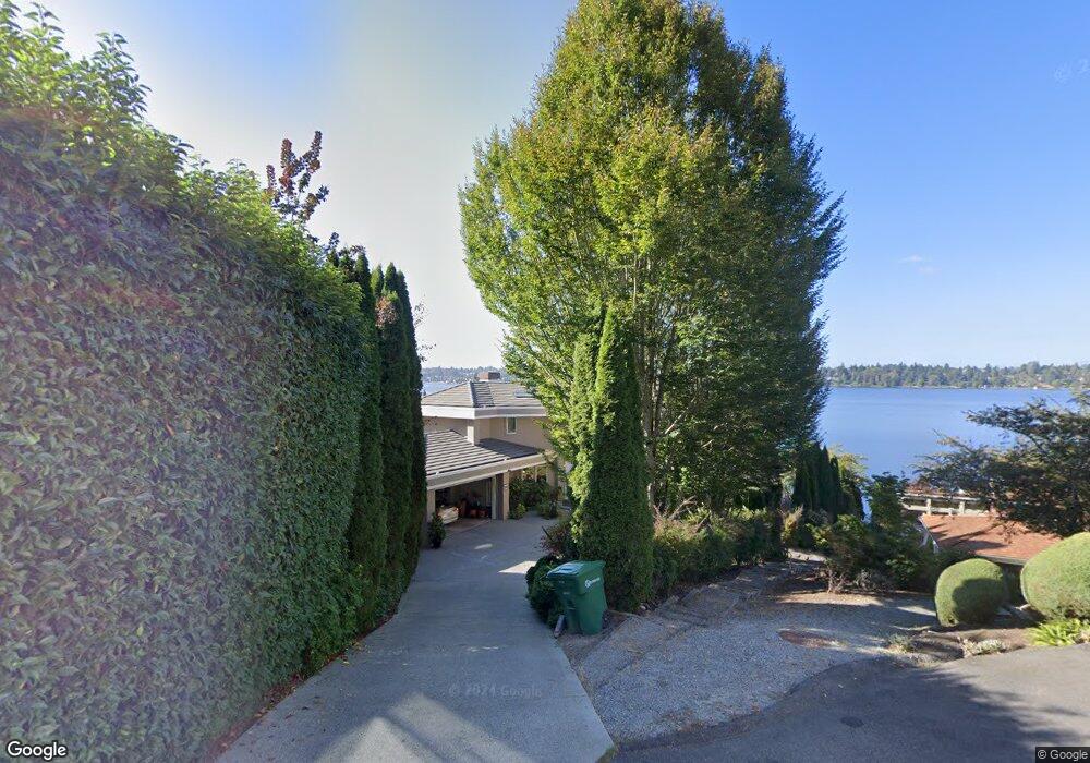 7439 W Mercer Way, Mercer Island, WA 98040 - photo 1