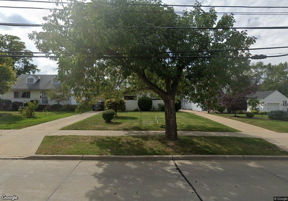 2174 Rockefeller Rd, Wickliffe, OH 44092 - photo 1