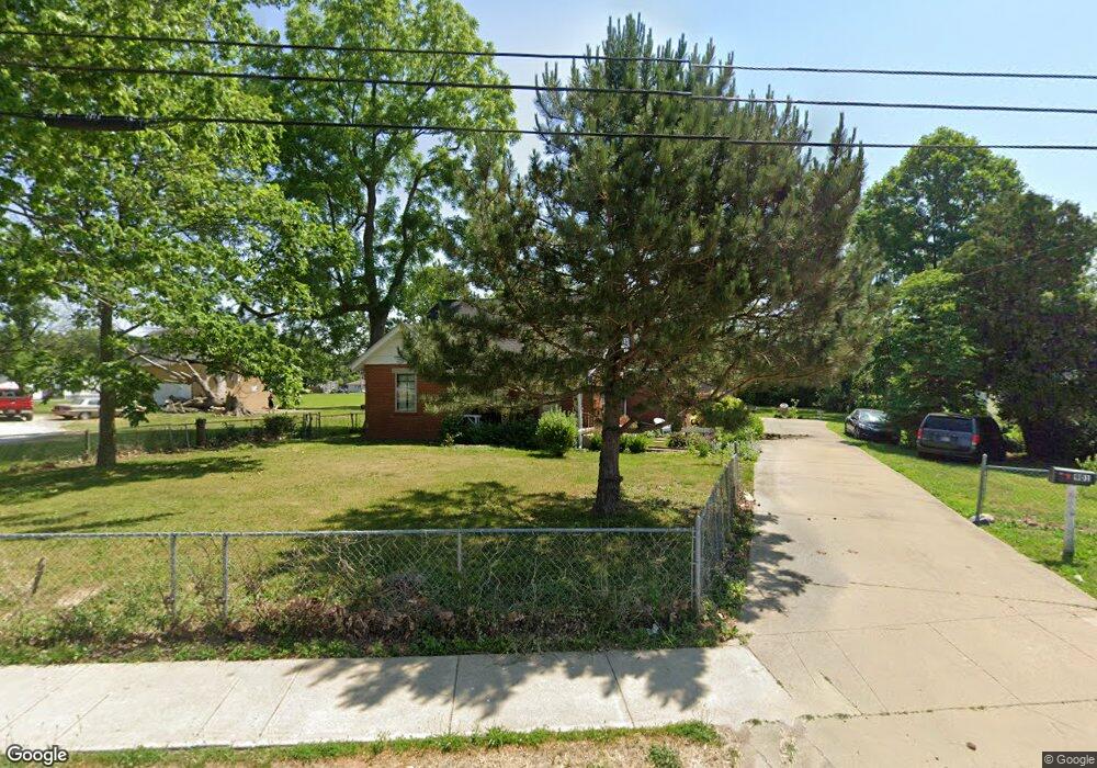 901 Alhambra Ave, Frankfort, IN 46041 - photo 1
