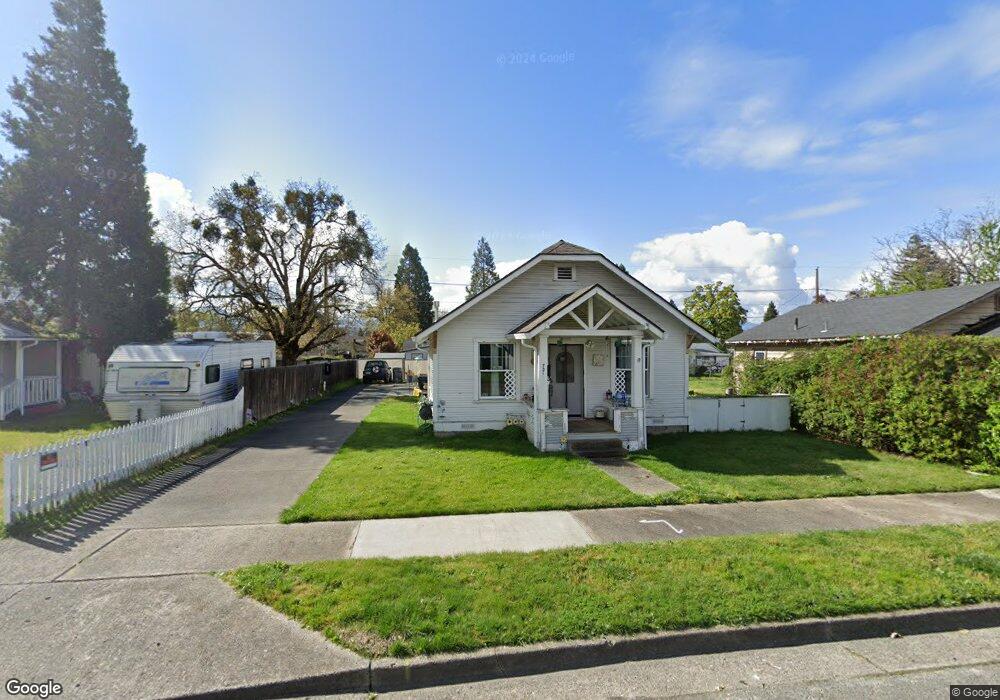 721 SW J St, Grants Pass, OR 97526 - photo 1