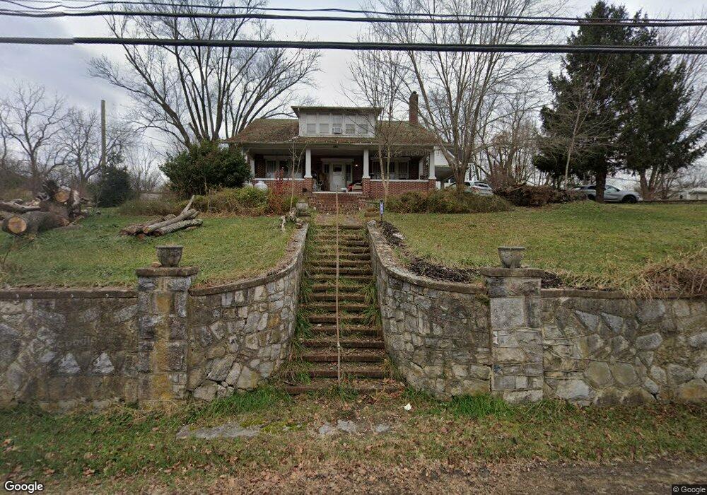 219 S Main St, Edinburg, VA 22824 - photo 1