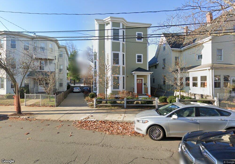 142 Holland St, Somerville, MA 02144 - photo 1