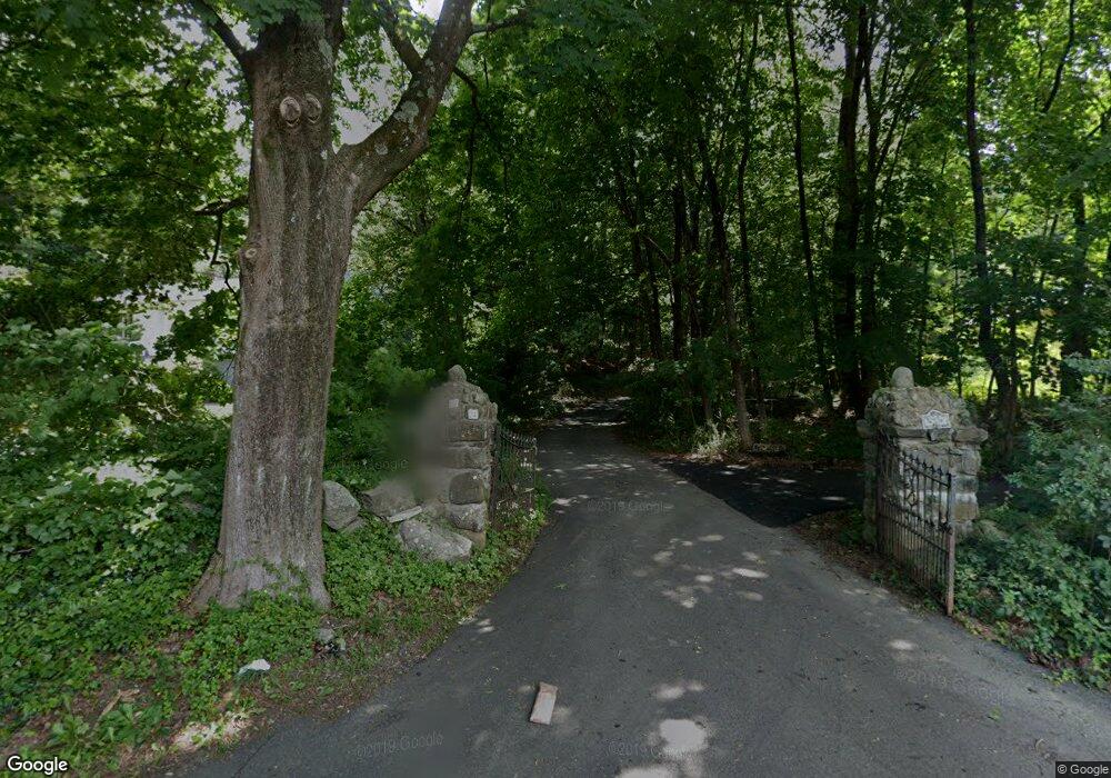 24 Peaceable St, Redding, CT 06896 - photo 1