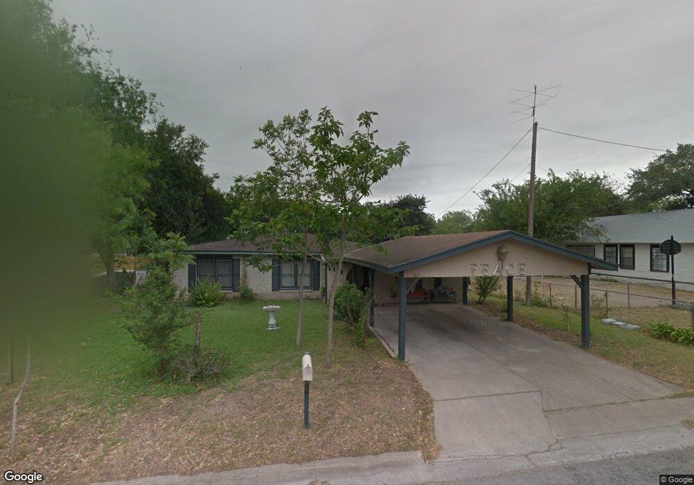 1309 N Avenue E, Beeville, TX 78102 - photo 1
