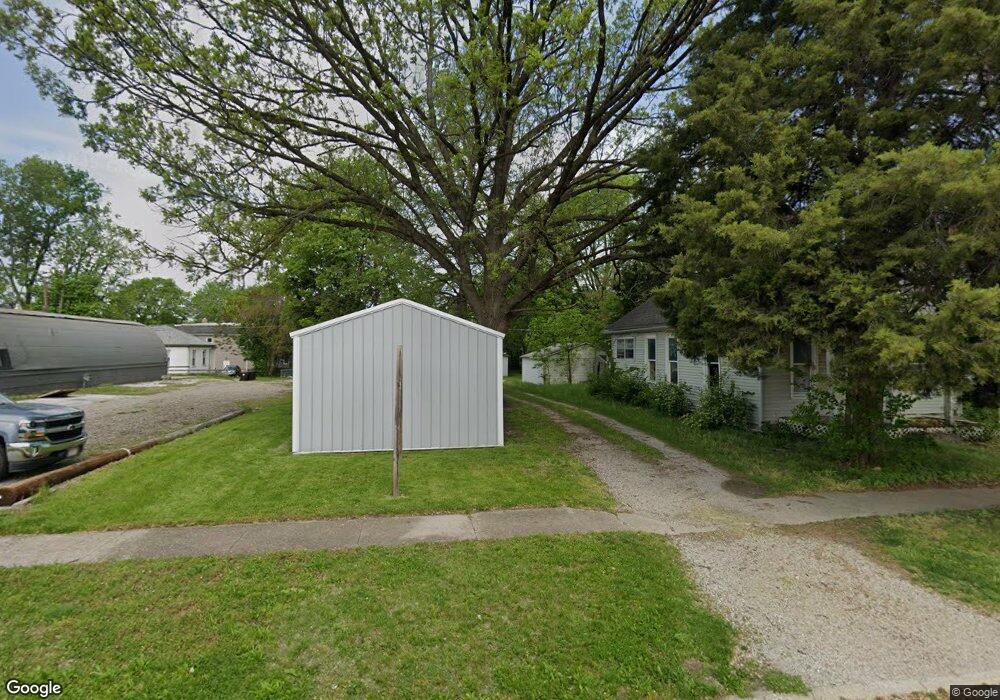 211 N Sangamon St, Lincoln, IL 62656 - photo 1