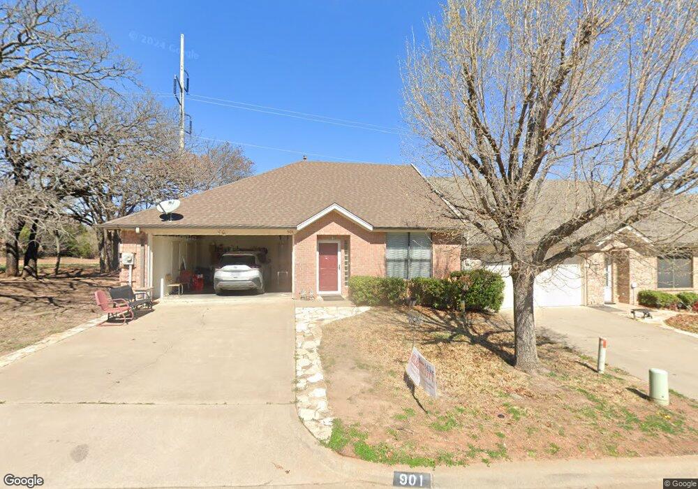 901 Heather Ct, Weatherford, TX 76086 - photo 1