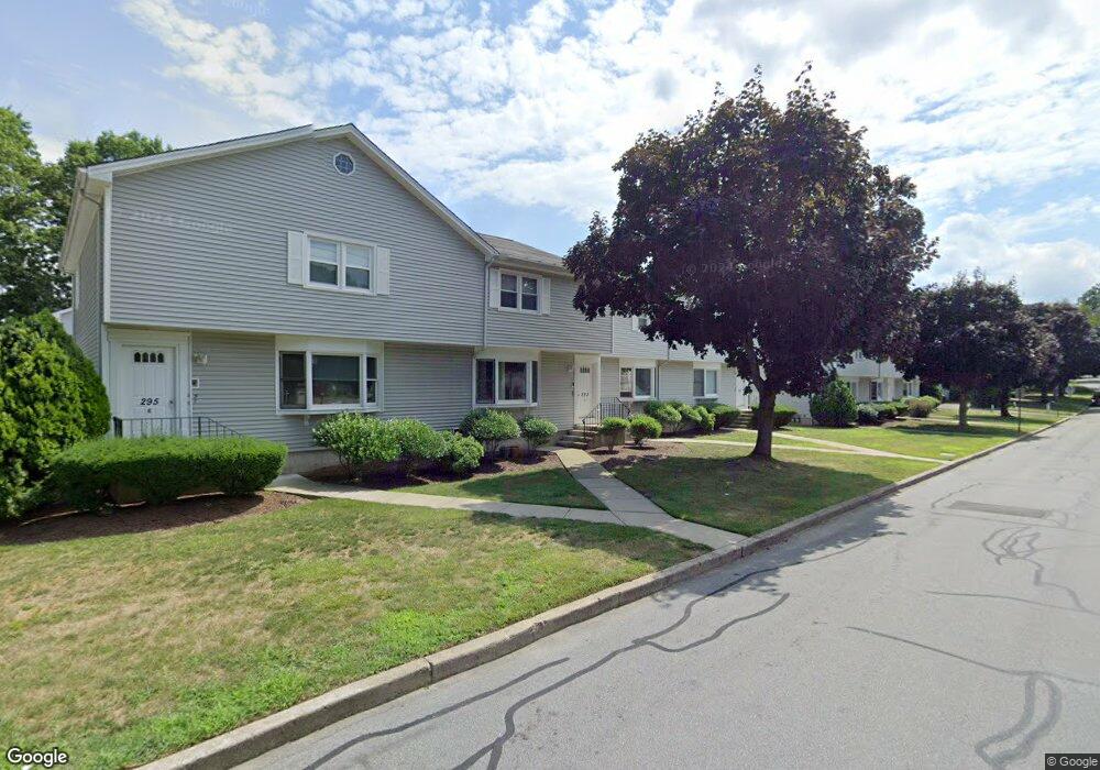 295 Glendale Ave unit C6, Bridgeport, CT 06606 - photo 1