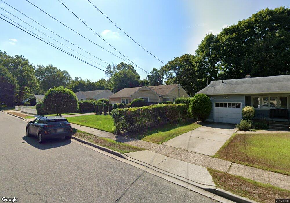 776 Janos Ln, West Hempstead, NY 11552 - photo 1