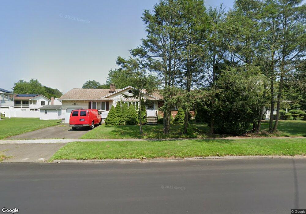 1580 Huntington Rd, Stratford, CT 06614 - photo 1