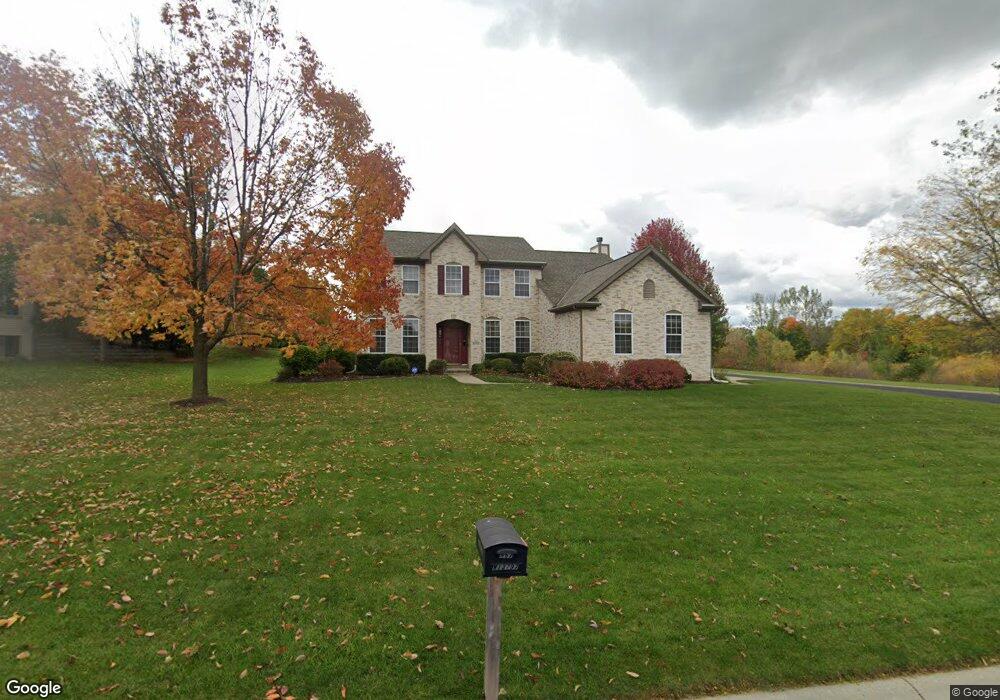 N67W13797 Creek View Ct, Menomonee Falls, WI 53051 - photo 1