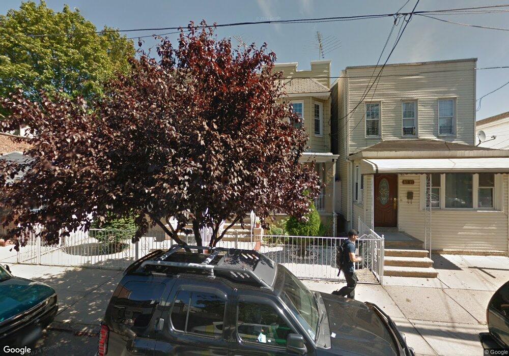 8711 109th St, Richmond Hill, NY 11418 - photo 1