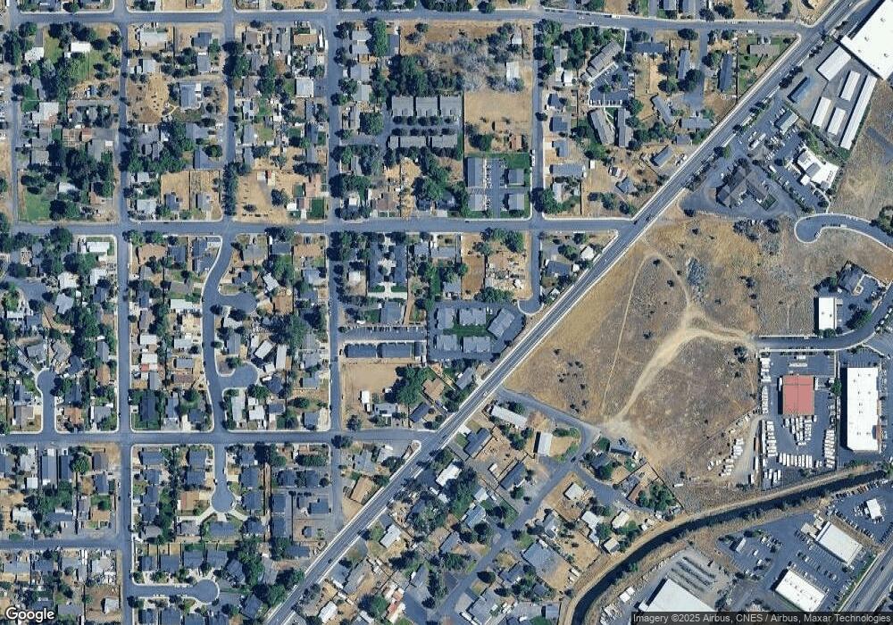 2831 SW 21st St, Redmond, OR 97756 - photo 1