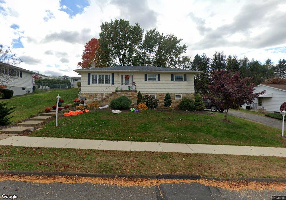 522 Shirley Ln, Dunmore, PA 18512 - photo 1