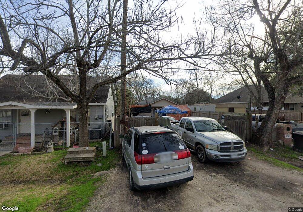 411 4th St, Rosenberg, TX 77471 - photo 1