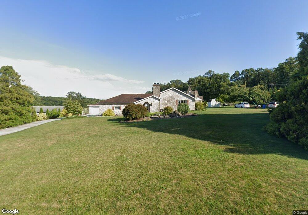 825 Clouser Rd, Hanover, PA 17331 - photo 1