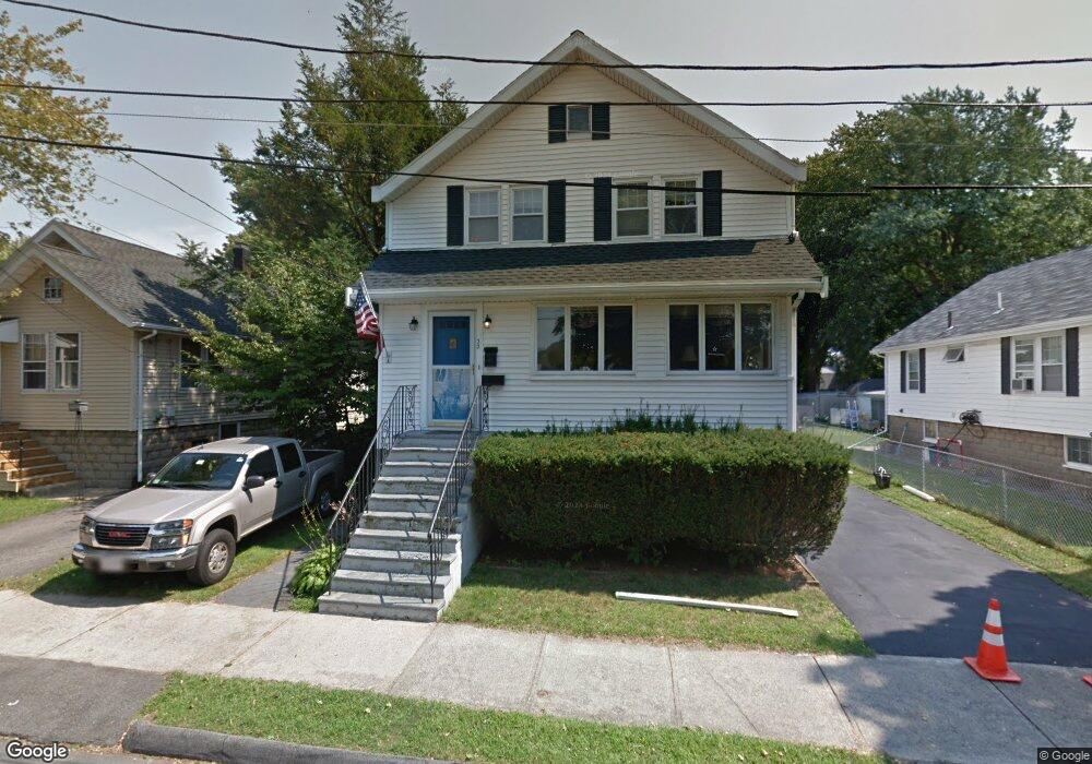 32 Henry St, Saugus, MA 01906 - photo 1