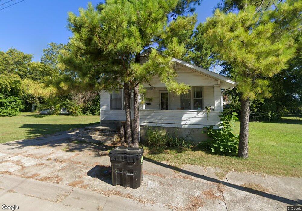 210 E Ford St, Harrisburg, IL 62946 - photo 1