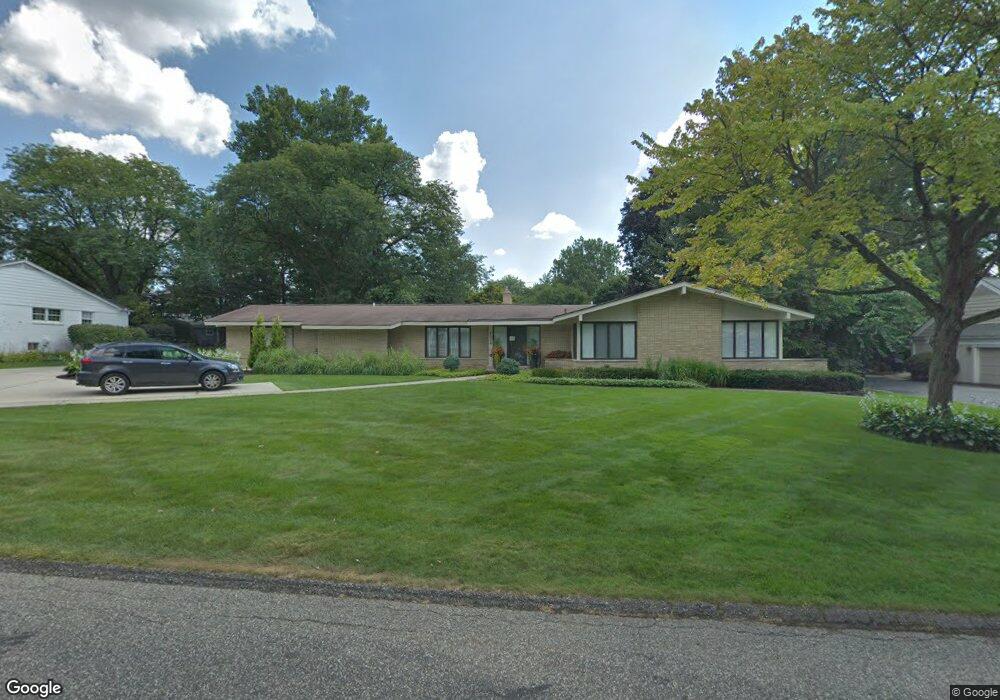 1318 Charrington Rd, Bloomfield Hills, MI 48301 - photo 1