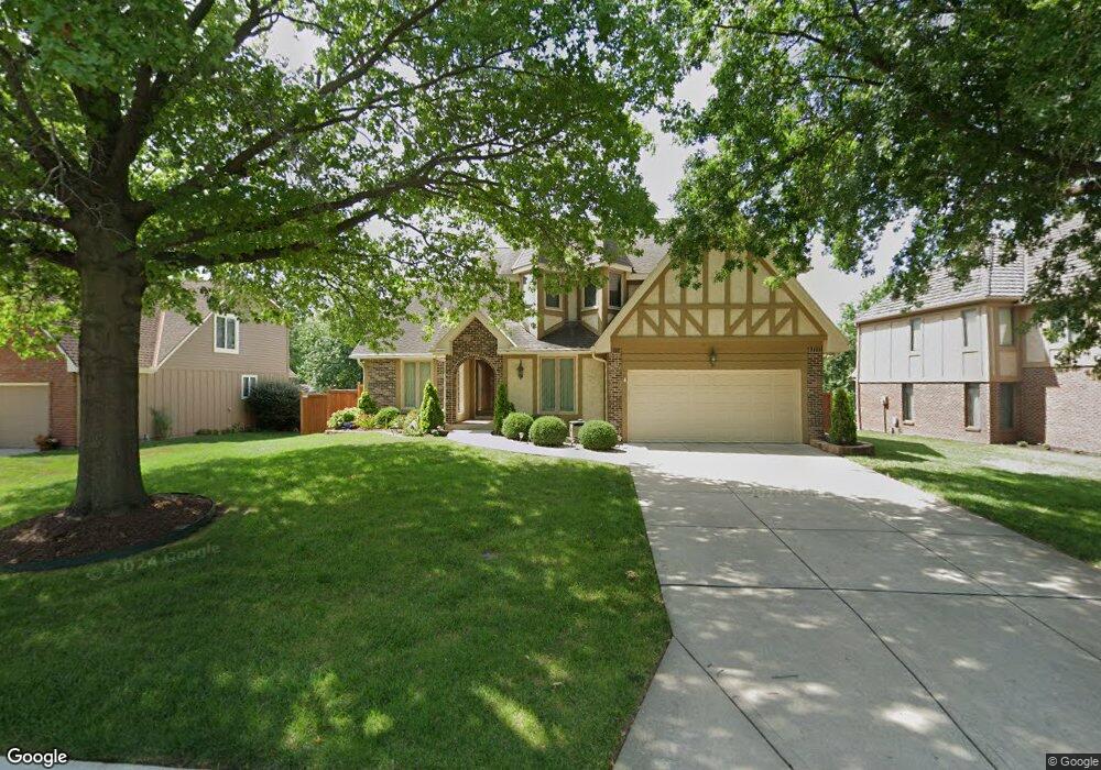 5708 Richards Cir, Shawnee, KS 66216 - photo 1