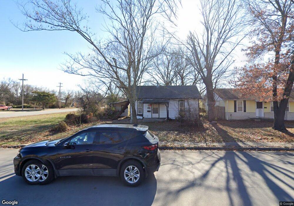 2604 Appleton Ave, Parsons, KS 67357 - photo 1