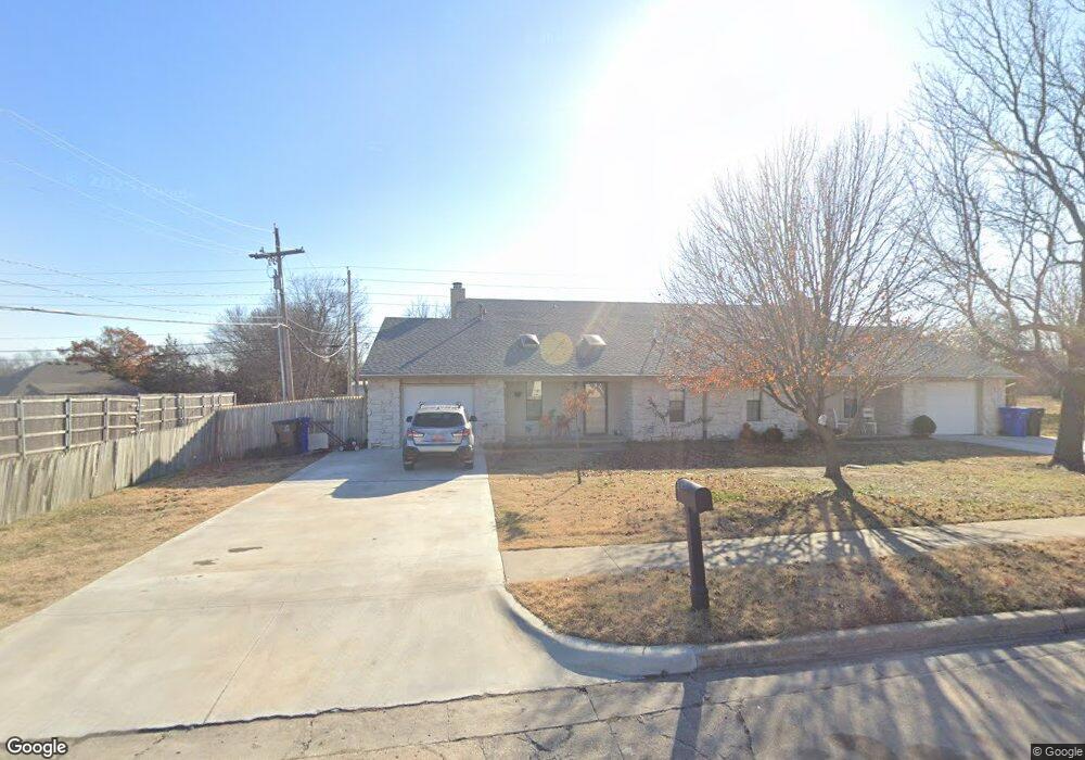 811 W Queens St, Broken Arrow, OK 74012 - photo 1