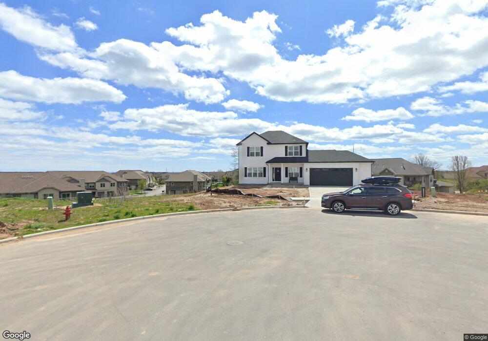 1843 Highland Pointe Way, Grafton, WI 53024 - photo 1