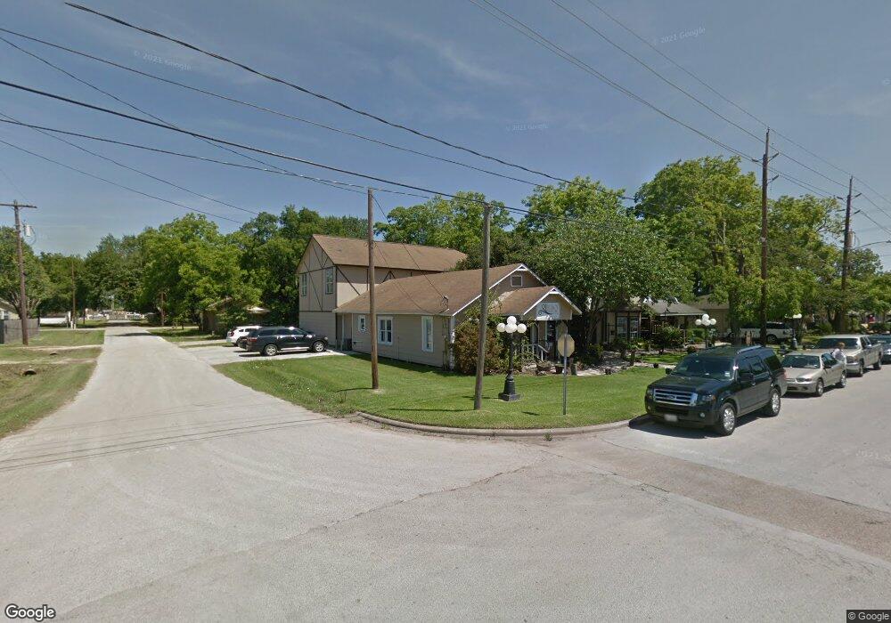 200 Commerce St, Tomball, TX 77375 - photo 1