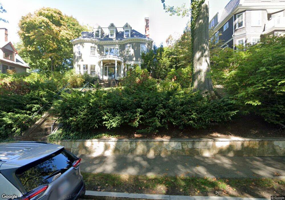 113 Colbourne Crescent unit 115, Brookline, MA 02445 - photo 1