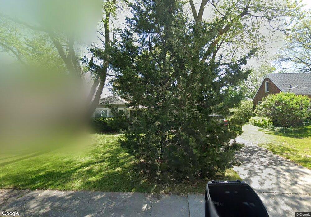 2201 32nd St, Des Moines, IA 50310 - photo 1